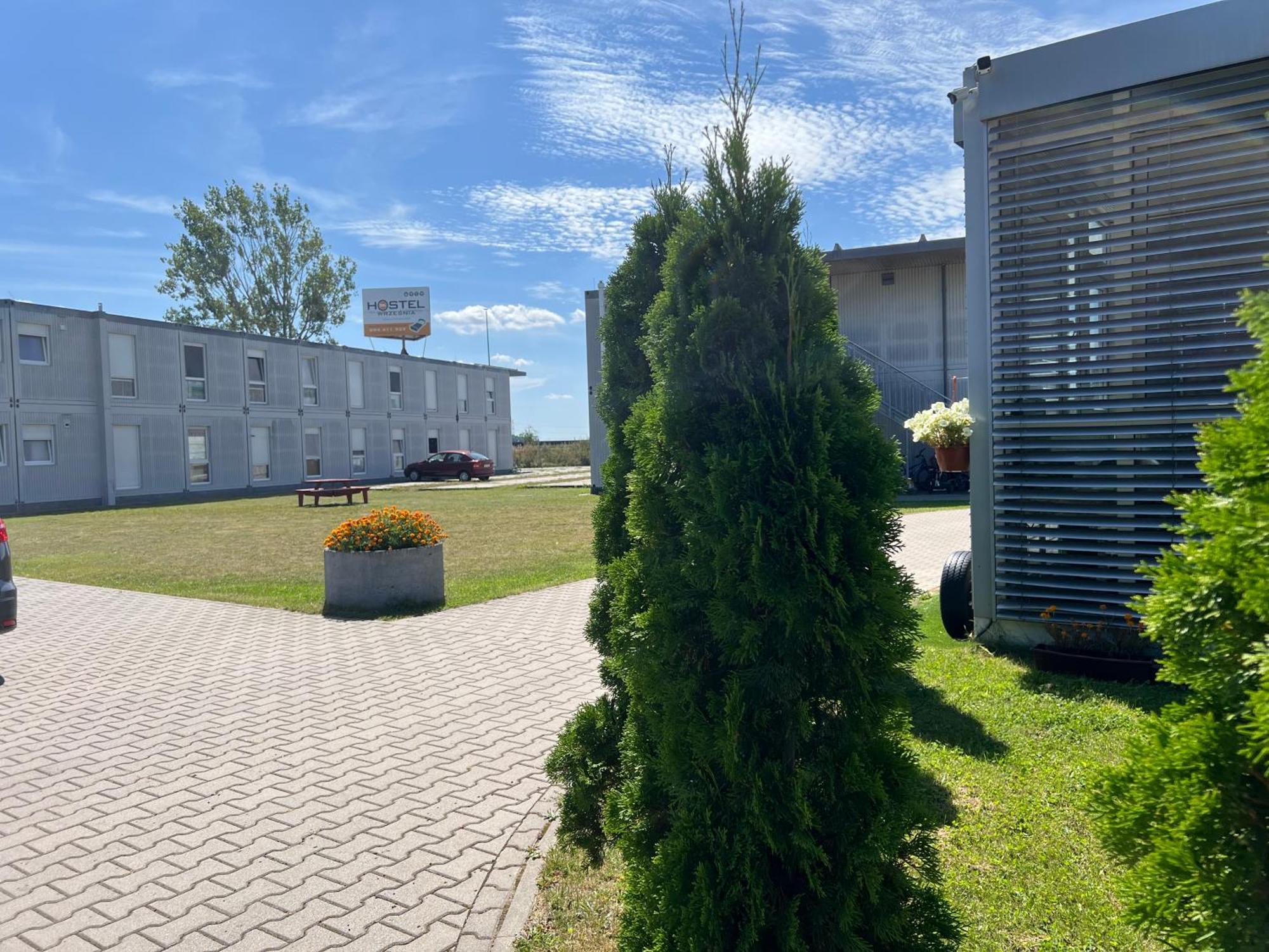 Hostel Wrzesnia Exterior photo